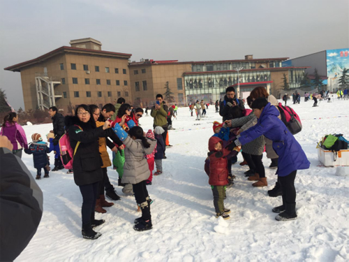 我們一起“風(fēng)滑雪月”