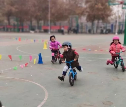 萌娃開跑！超燃的幼兒平衡車比賽，為追風(fēng)的少年打Call！